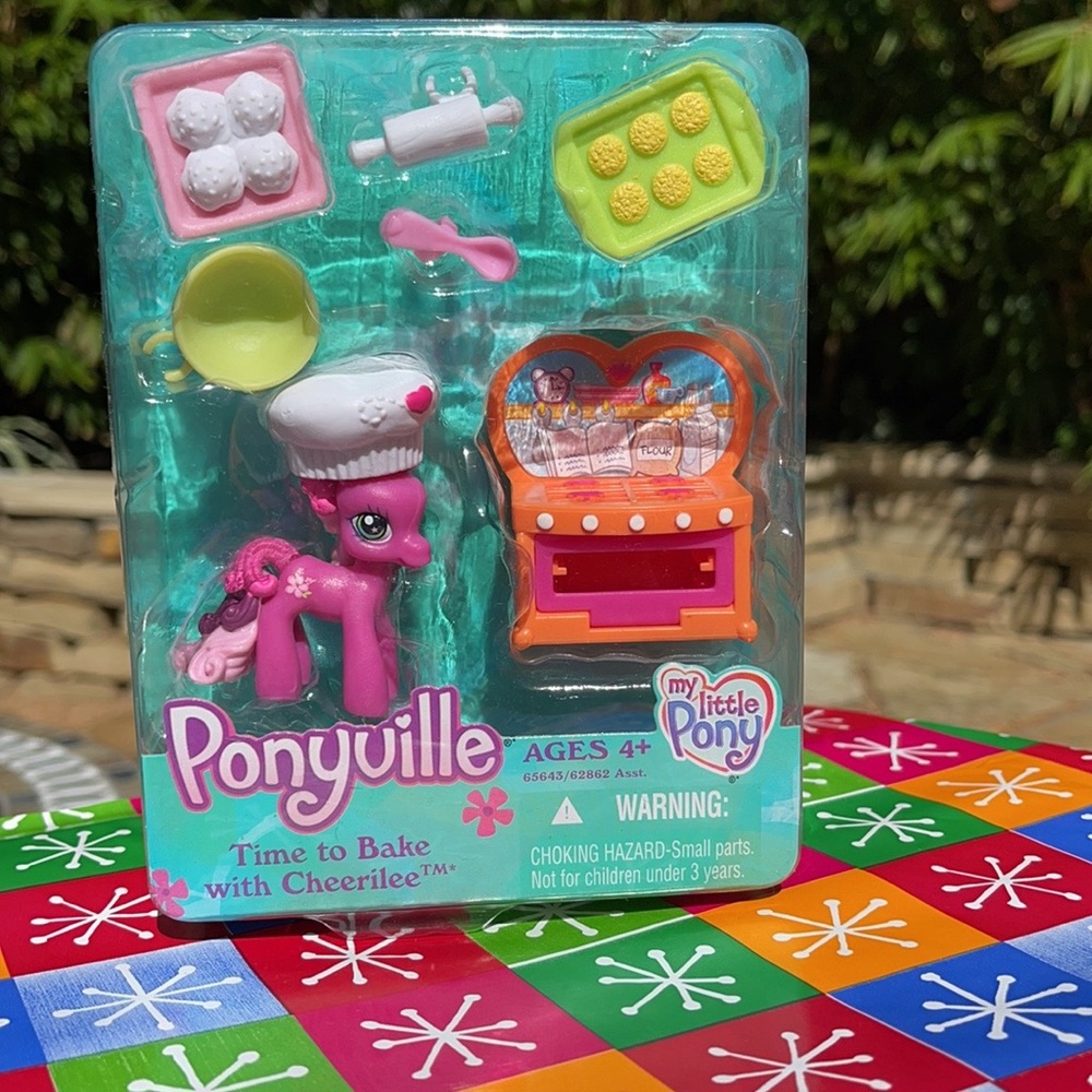 MY LITTLE PONY Ponyville Playset | Time To Bake with Cheerilee